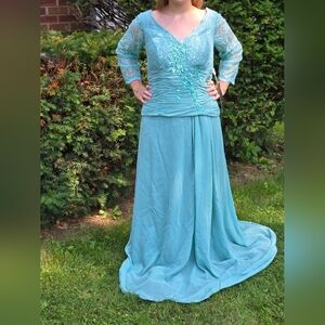 Chic‎ Aqua Lace Evening Dress